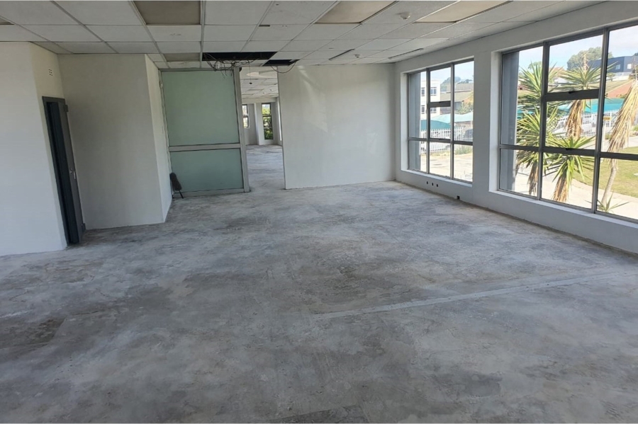 To Let commercial Property for Rent in Humerail Eastern Cape